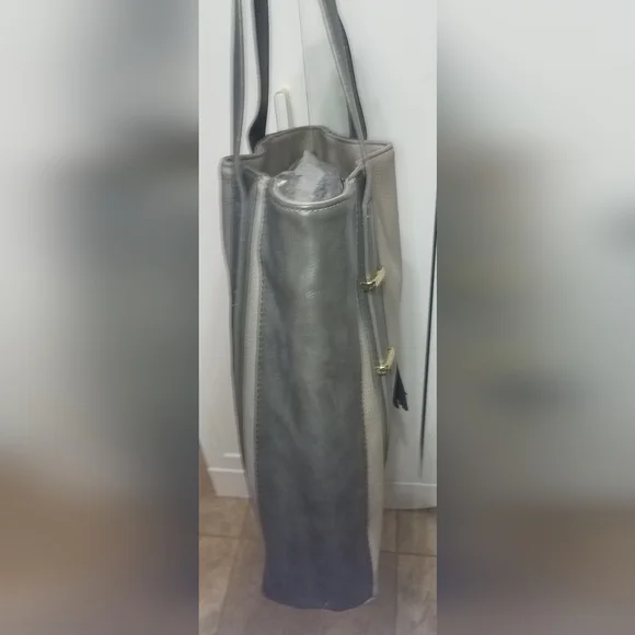 Steve Madden Two Tone Gray Tote Bag - Picture 10 of 12